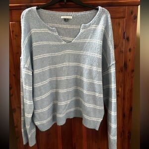 American Eagle Women’s V Neck Blue Striped Sweater Size L NWOT